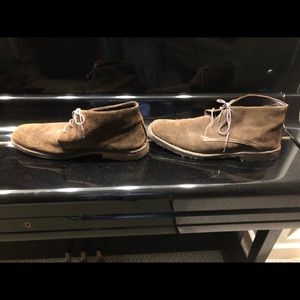 Johnston & Murphy Brown suede chukkas